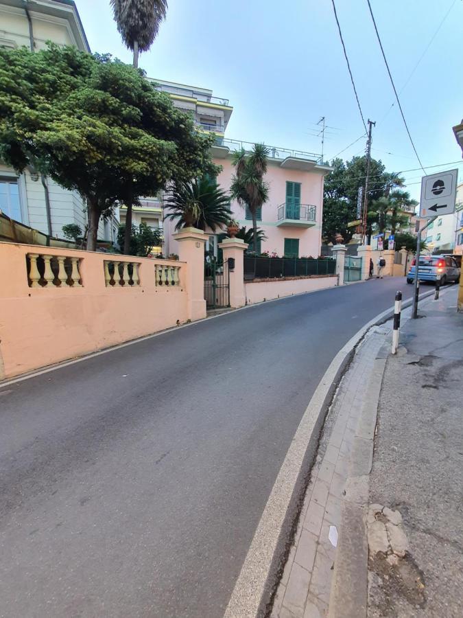 Villa Arcobaleno Rondo Garibaldi Sanremo Dış mekan fotoğraf