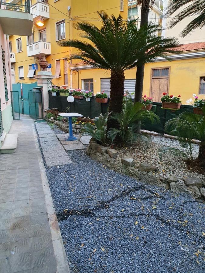 Villa Arcobaleno Rondo Garibaldi Sanremo Dış mekan fotoğraf