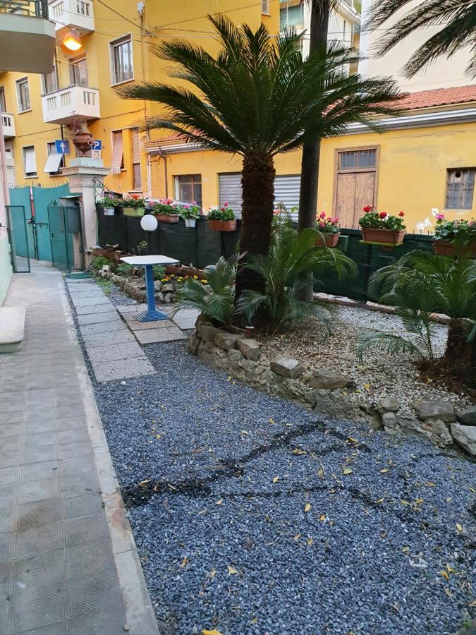 Villa Arcobaleno Rondo Garibaldi Sanremo Dış mekan fotoğraf